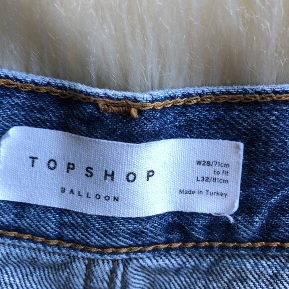 Topshop Balloon Tapered Leg Jeans in mid blue - Picture 7 of 12